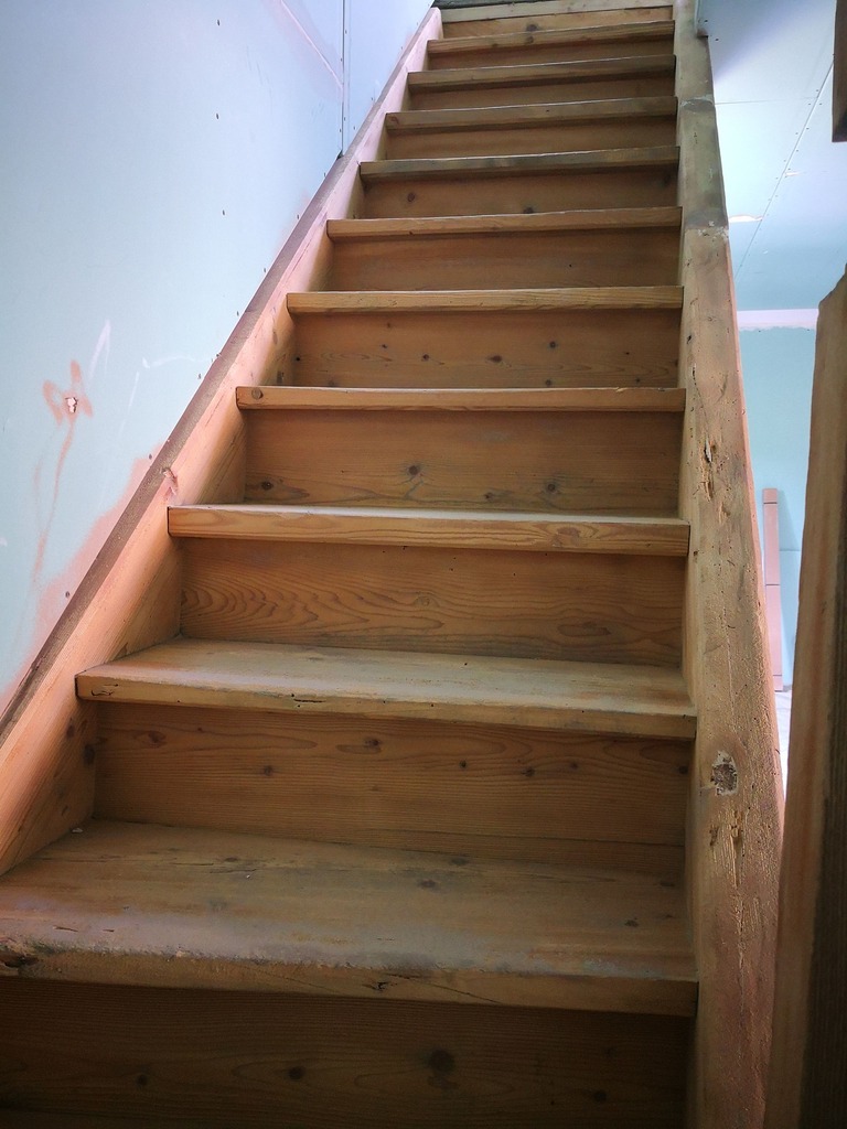 Holzstiege